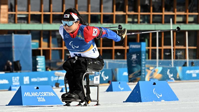 한국 여자 선수 최초 패럴림픽 금메달 따낸 ‘스마일리’ 김윤지 선수🥇⛷️