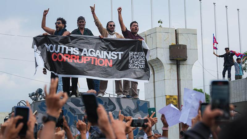 19명 숨진 ‘SNS 차단 반대’ Z세대 시위에 결국 사퇴 발표한 네팔 총리