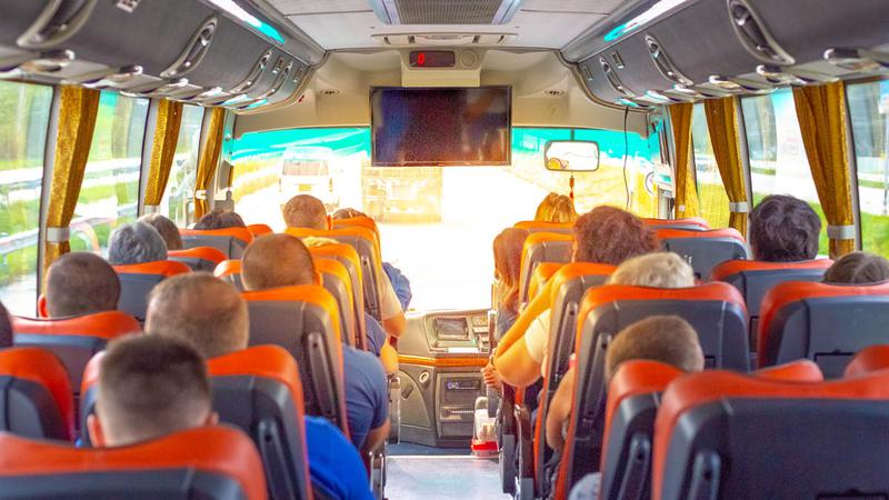 “무서웠지만 운전대를 잡았어요!” 등굣길 버스 구한 미국 중학생들 🚌