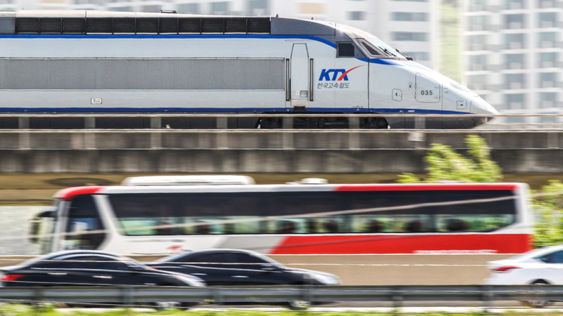 2026년 설 민생안정대책: 연휴 기간 고속도로 통행료 무료 + KTX・SRT 역귀성 할인🚊