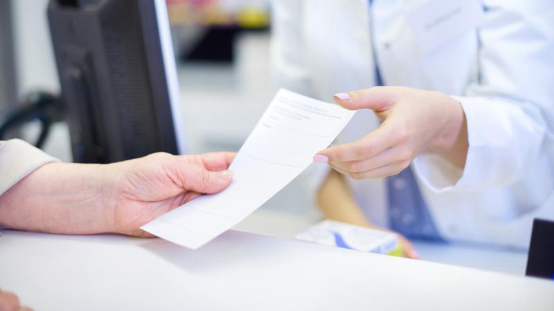 건강보험법 시행령 개정: 병원 1년에 300번 넘게 가면 진료비 90% 본인이 내야 해요 🏥