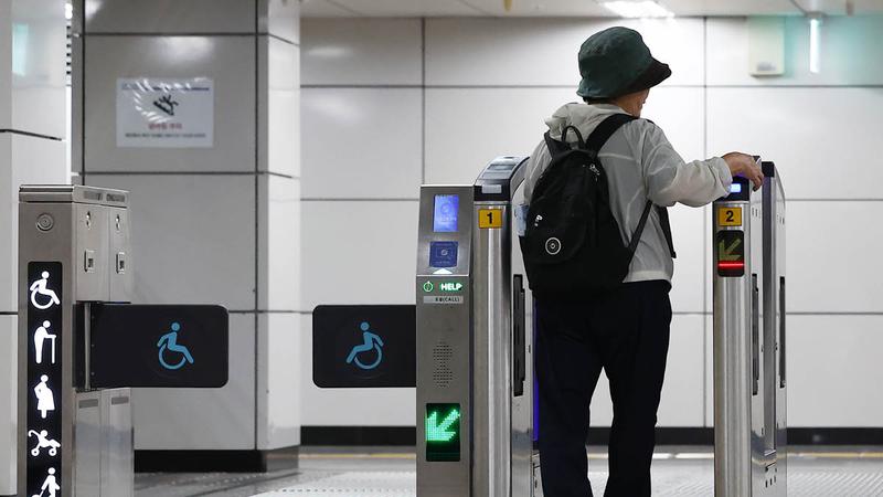 서울 지하철 무임승차 연령 65세→70세 추진, 서울시가 내놓은 방안은? 🚊⬆️