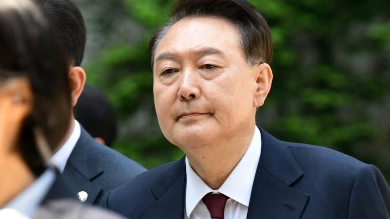 “민소매에 속옷 차림” 체포영장 논란에 윤석열 전 대통령 “법적 책임 물을 것” ✋