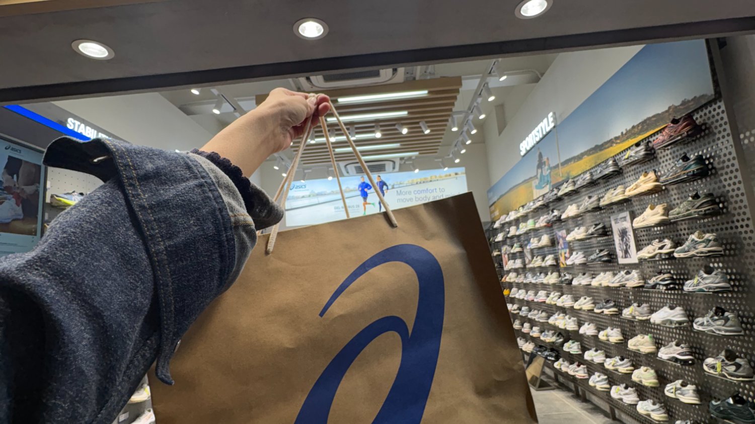 🇭🇰홍콩 특산품이 아식스 러닝화라고요?(맞음)