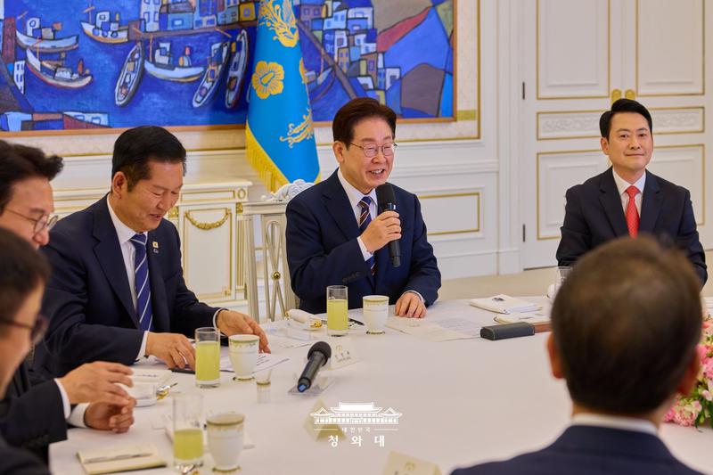 7개월 만에 만난 이재명 대통령과 여야 지도부의 민생 회담 내용.zip