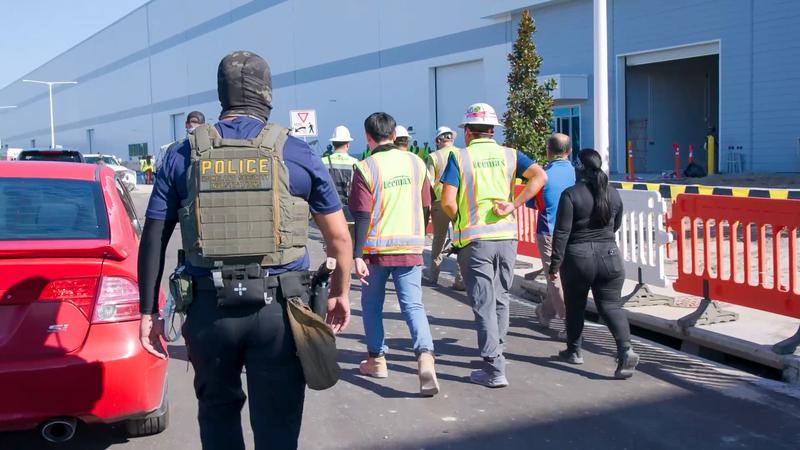 미국 현대차-LG엔솔 공장 한국인 300명 체포 사태 “불법체류자 단속할 거야!” 🏭🚨