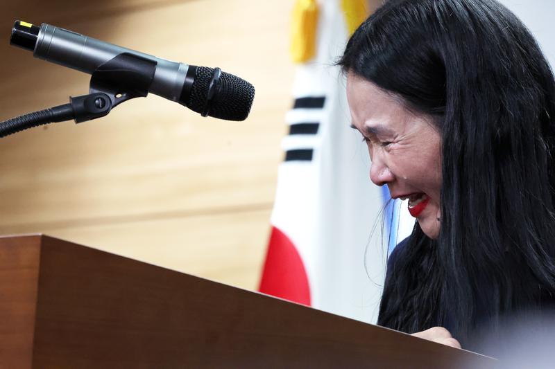 ‘아동 수출국’ 오명 쓴 한국, 70년 만에 해외 입양 ‘완전 중단’ 선언한 이유 🧐