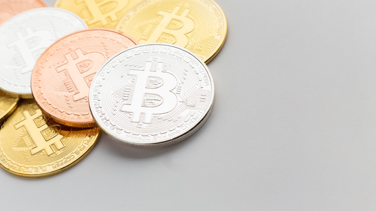 가상자산 과세, “예정대로 해!” vs. “2년 유예해야 해!”