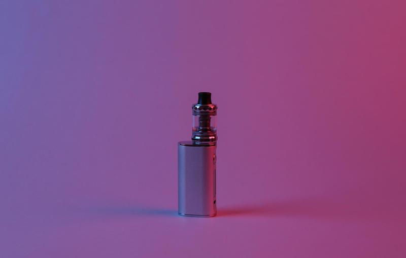 액상형 전자담배도 담배처럼 규제한다고? 국회 첫 문턱 넘은 합성니코틴 규제법 🚬