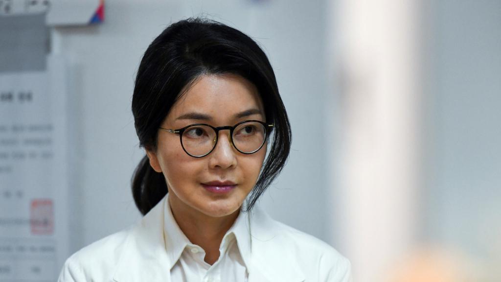 ‘신발 치수’가 김건희 여사 수사의 핵심으로 떠오른 이유
