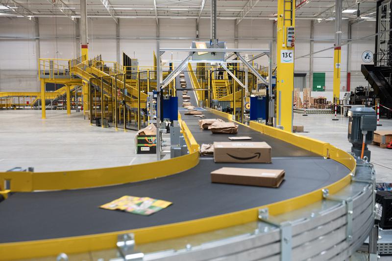 대규모 정리해고 나선 아마존, AI가 사람 일자리 대체하는 현상이 본격적으로 시작됐다고?