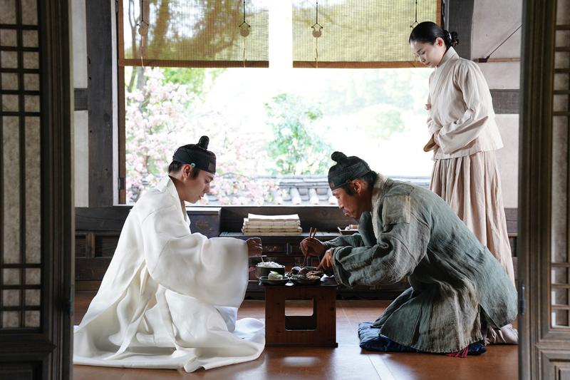 ‘왕과 사는 남자’ 400만 관객 돌파, 그런데 한국 영화계는 위기라는 말 나오는 이유 🚨