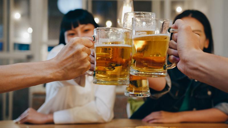 주류 소비 집계 이래 최대폭 감소, 한국인들이 술을 끊고 있다고? 🍻🥴