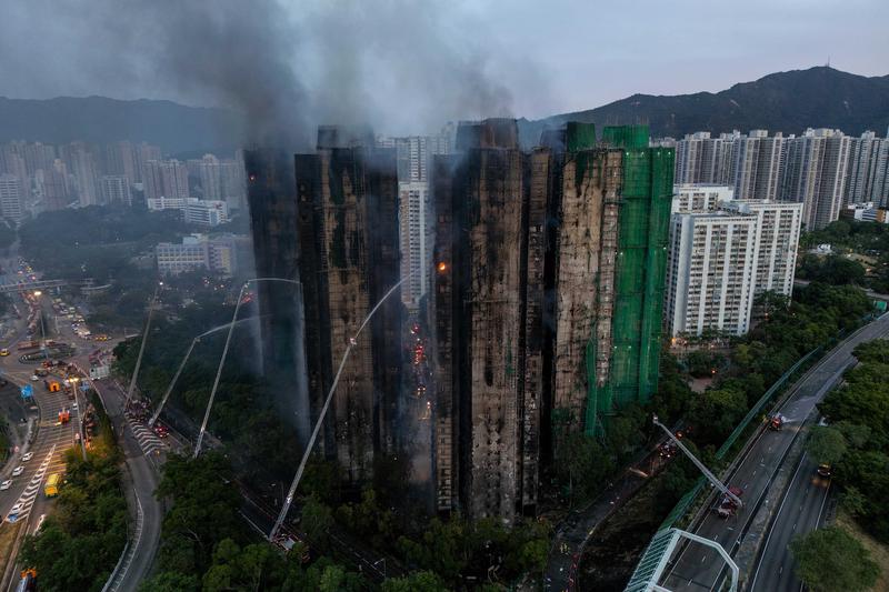 홍콩 아파트 화재 참사로 최소 44명 사망, 279명 실종