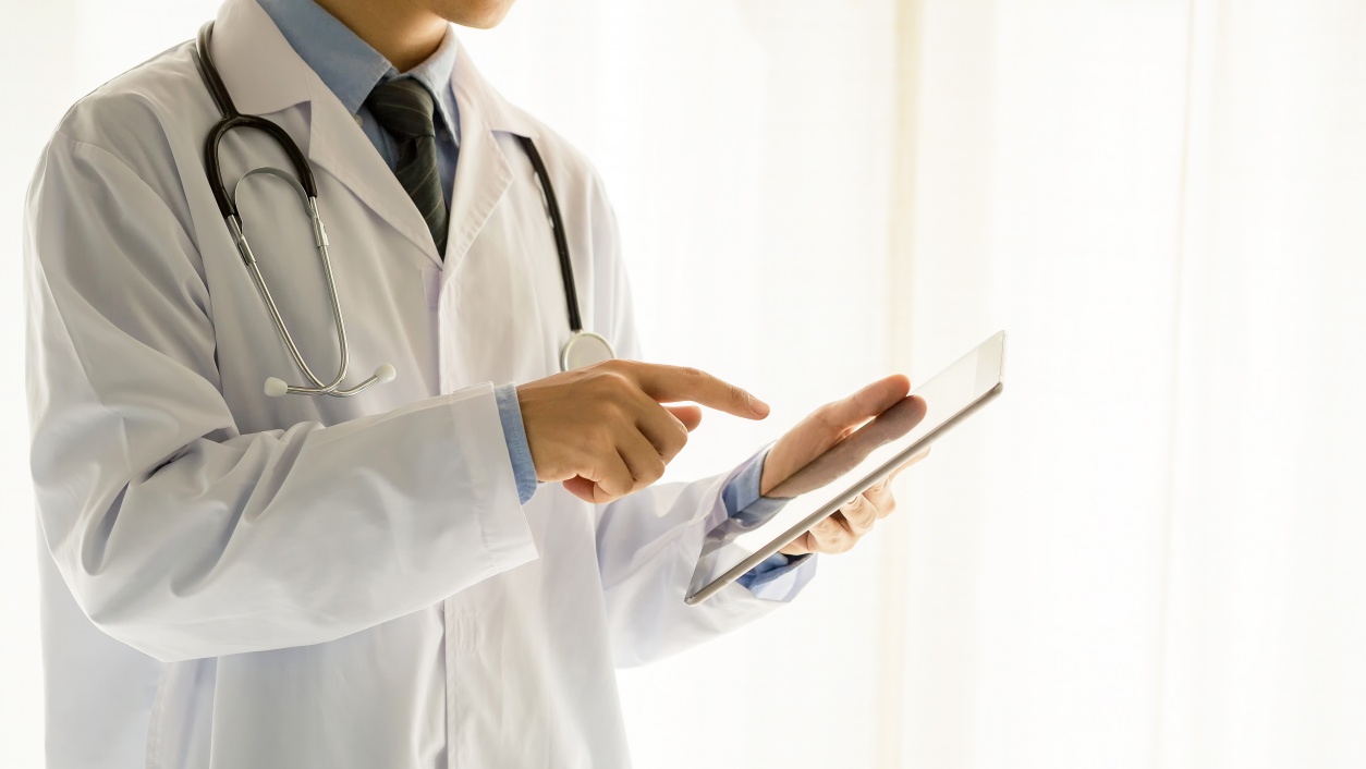 “의대생 휴학 + 교육과정 6년 → 5년 단축 허용합니다”