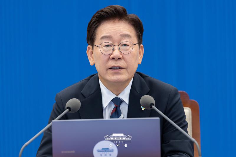 이재명 대통령 취임 후 처음으로 부정 평가가 긍정 평가 역전한 이유는 ⬆️?