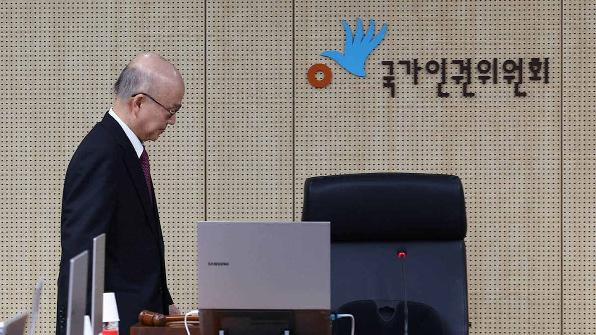 인권위 윤석열 대통령 ‘방어권’ 안건 가결 논란