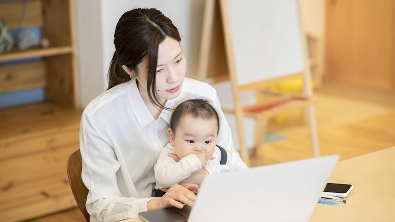 기혼 여성 고용률은 ‘역대 최고’, 경력단절여성은 ‘역대 최저’ 이유는?
