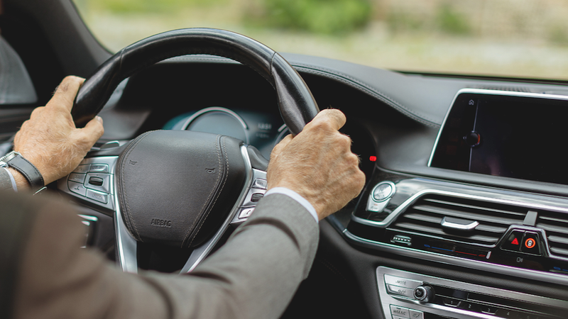 잇따르는 고령 운전자 사고, 대책으로 검토 중인 ‘조건부 면허’와 노인 이동권 🚗