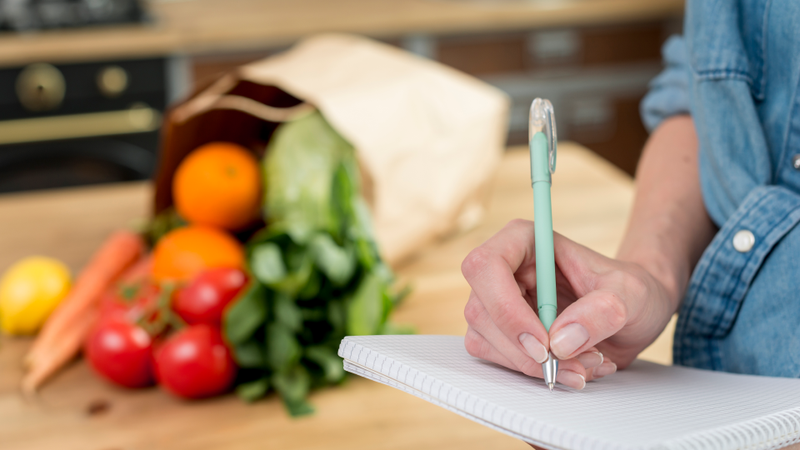 1인 가구 식비 절약하는 방법: 한 달 식비 30만 원으로 장보기·요리까지 가능하려면?