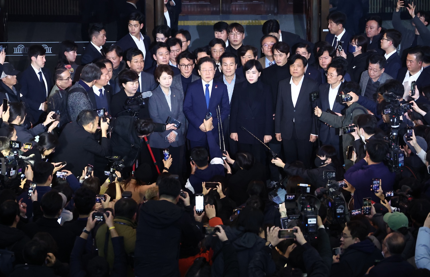 야당: “윤석열 대통령 탄핵 추진합니다”