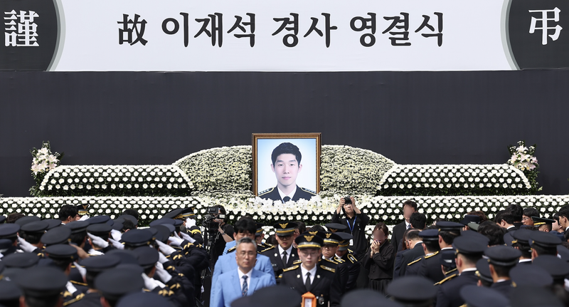 ‘순직 해경’ 故 이재석 경사 영결식 날 동료들의 폭로 기자회견 열린 이유
