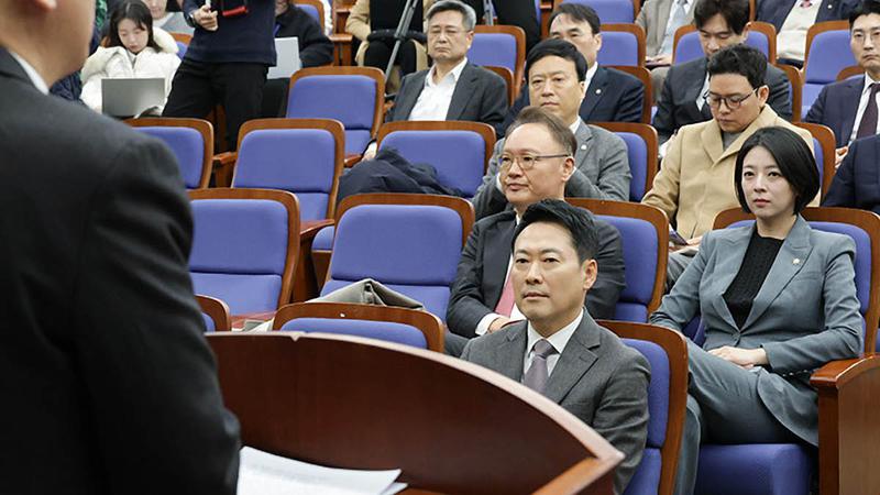 당 이름도 안 바꾸고  ‘윤석열 선긋기’도 못 하는 국민의힘, 집안싸움 난 사연 🔴💥