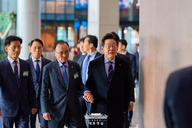 “민주주의 역사의 스승 잃었다” ‘민주 진영의 큰 어른’ 이해찬 전 국무총리 별세