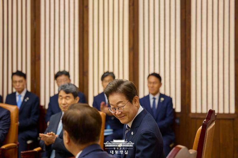 이재명 대통령 국정지지율 첫 60% 돌파 📈 국민의힘은 TK에서도 하락세