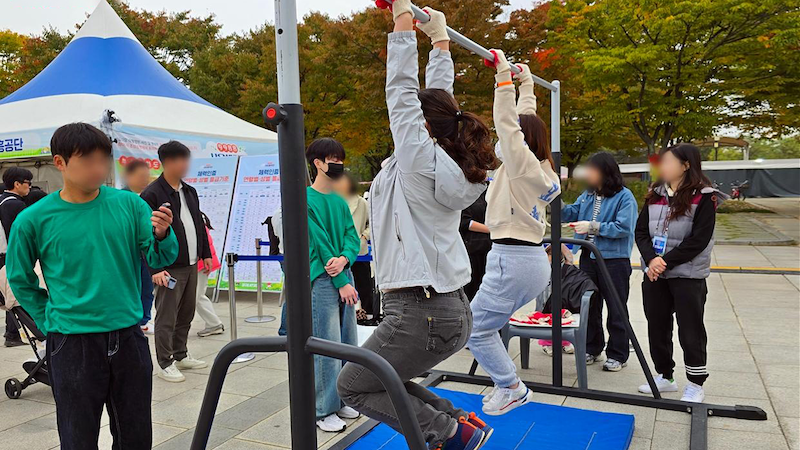 “3분 아니라 30분 아니에요?” 시민 2000명 모인 체력장의 정체는?