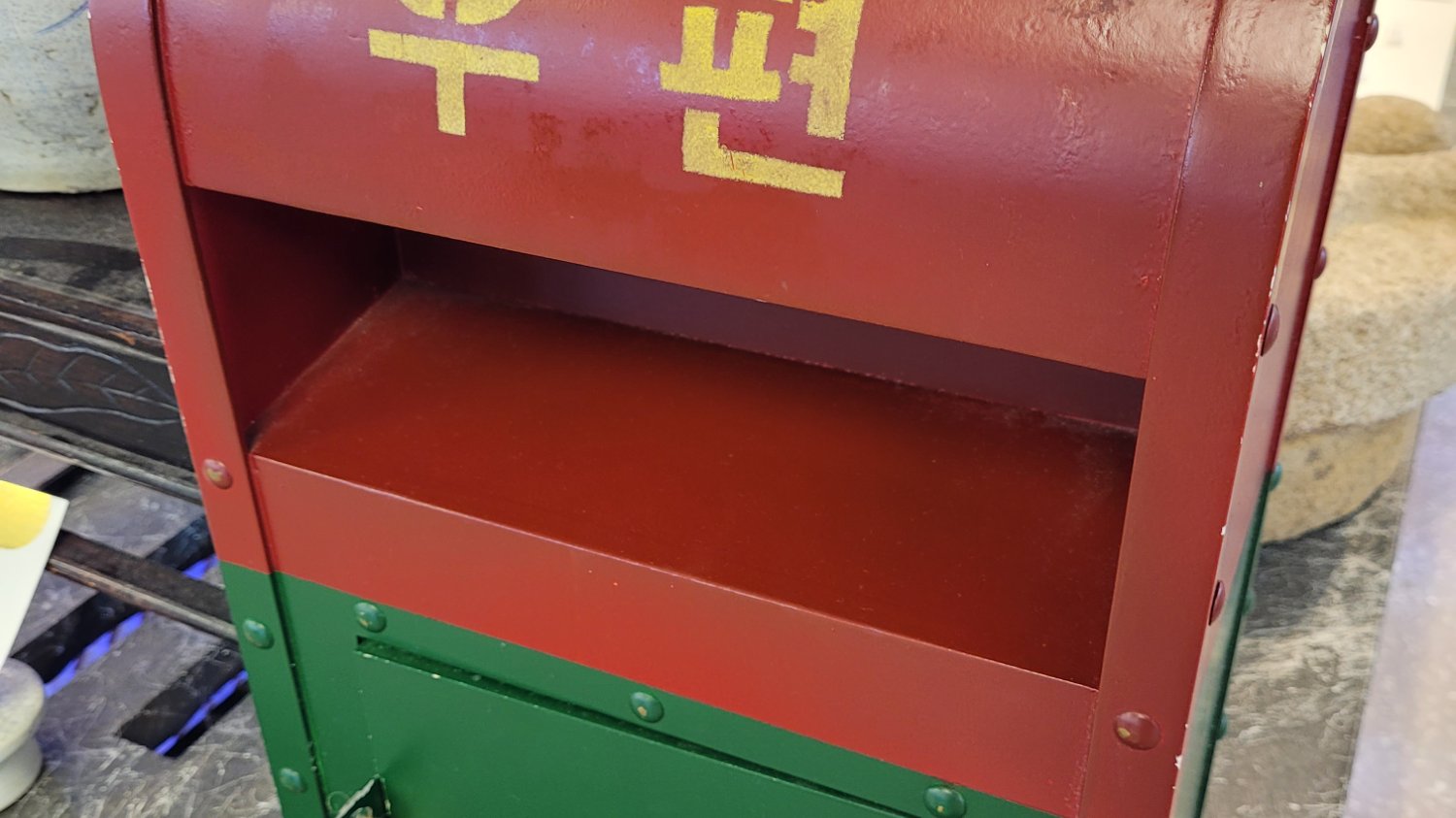 보증금이 없는 방을 전전하며, 국가 장학금은 신청도 안(못)하는 대학생