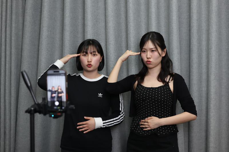 장애인의 날 인터뷰 | “하루에 수어 하나씩” 농인과 청인을 잇는 크리에이터 ‘하루수어’ 🤟🫶