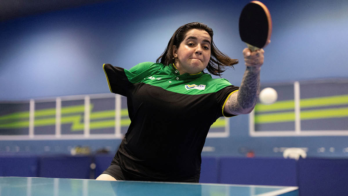 한 손의 탁구 천재 🏓