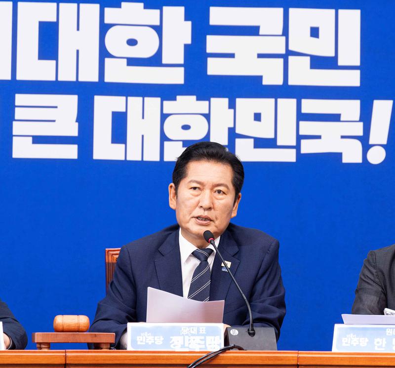 요즘 민주당 왜 이렇게 시끄러워? 8월 전당대회 앞두고 집안싸움 벌어진 이유 👀