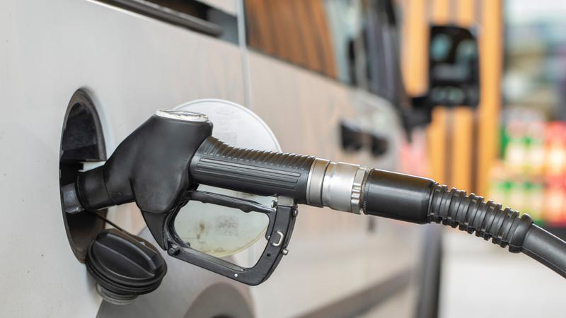 휘발유 2000원 시대가 온다? 기름값 폭등한 이유와 전망 🚗🔥 (feat. 가격상한제)