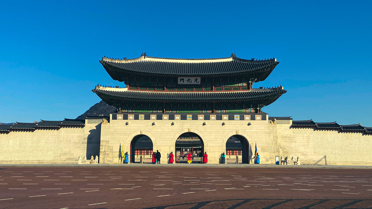 경복궁 낙서 범인 잡았다 🚨