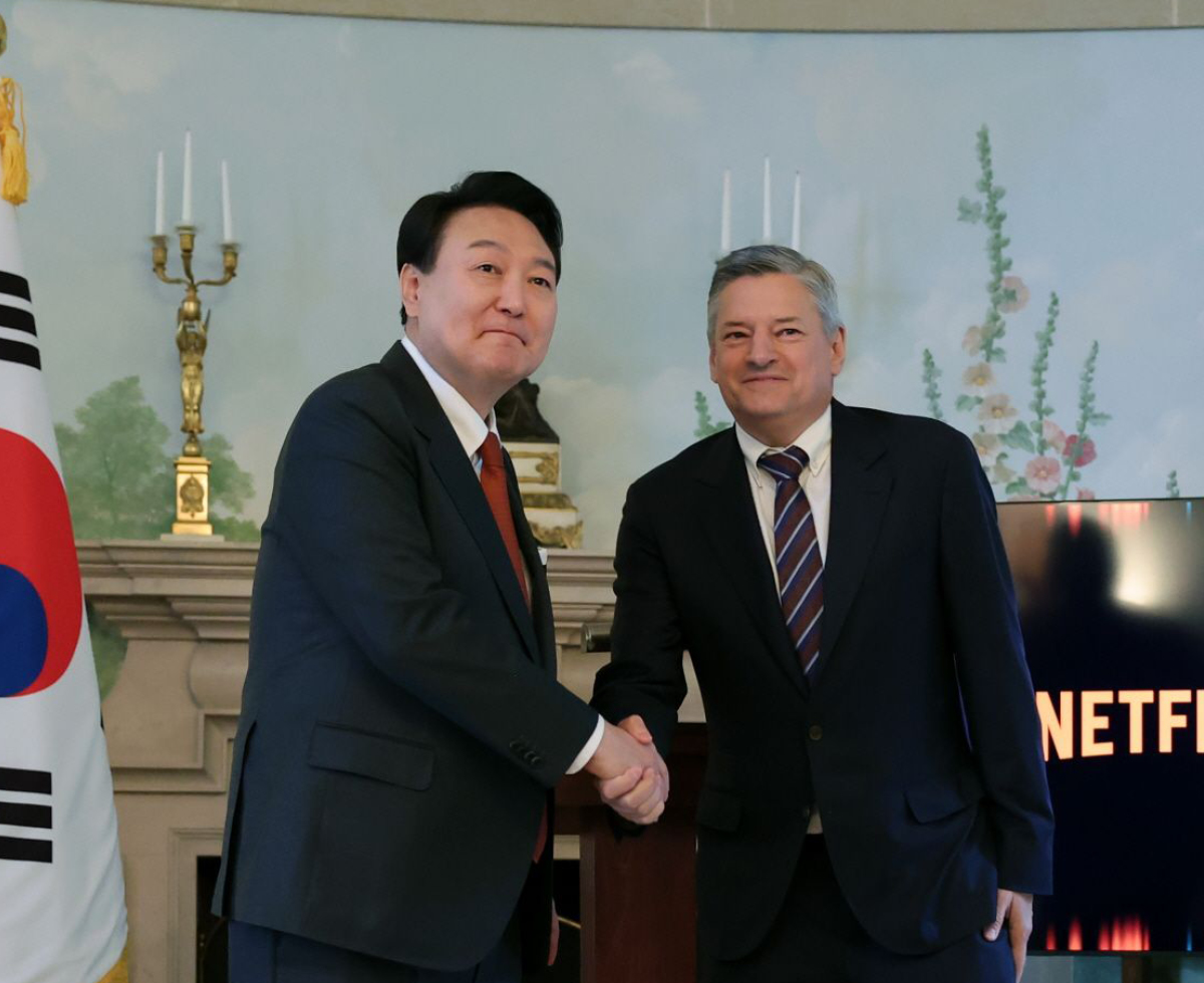 넷플릭스 3조 원 투자 결정 🎥