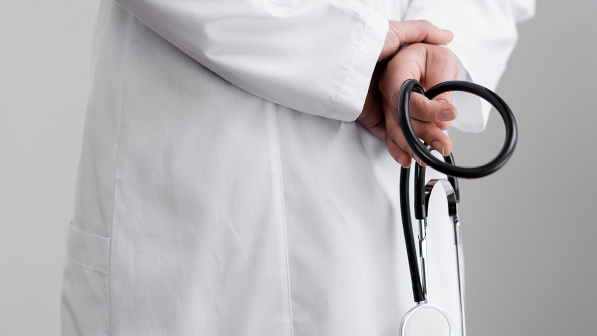 의사 찾아 수백km 🚑