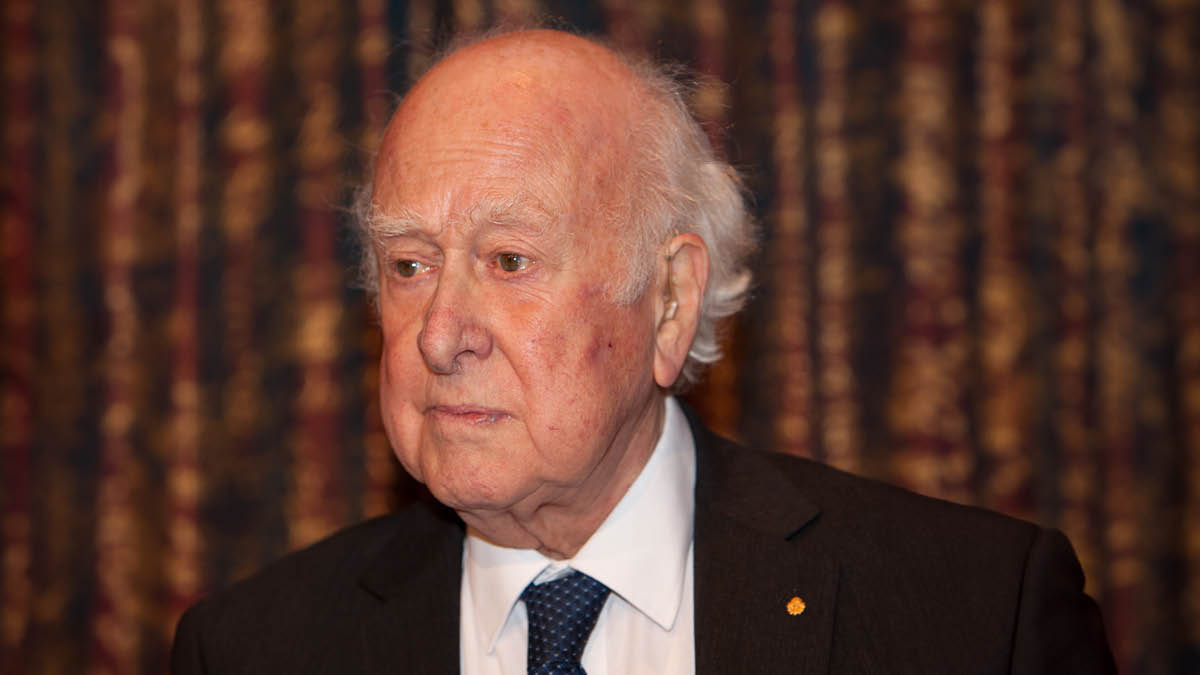 우주로 돌아간 물리학자 🌌