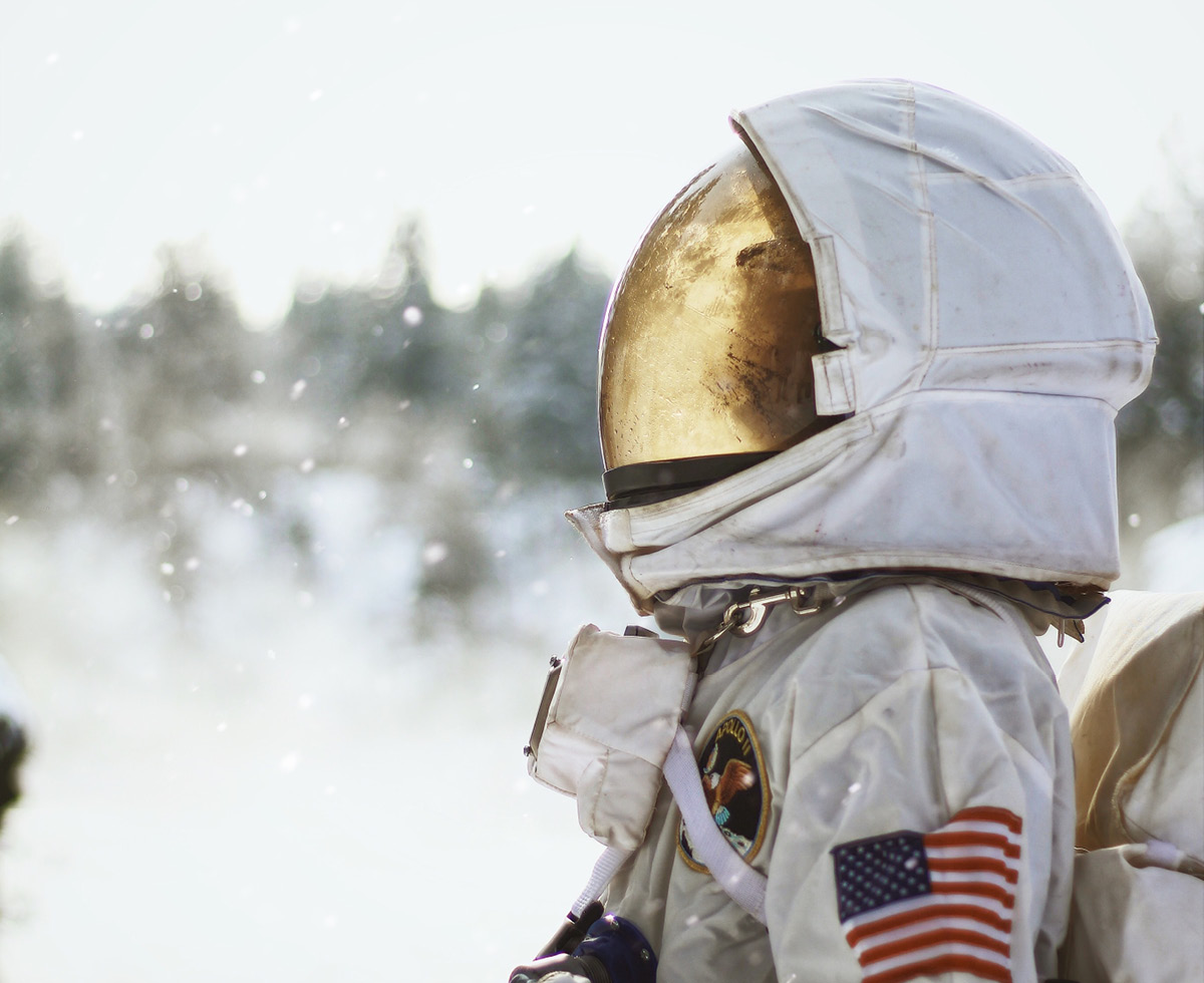 달 궤도에 올라탄 최초의 여성·흑인 🚀