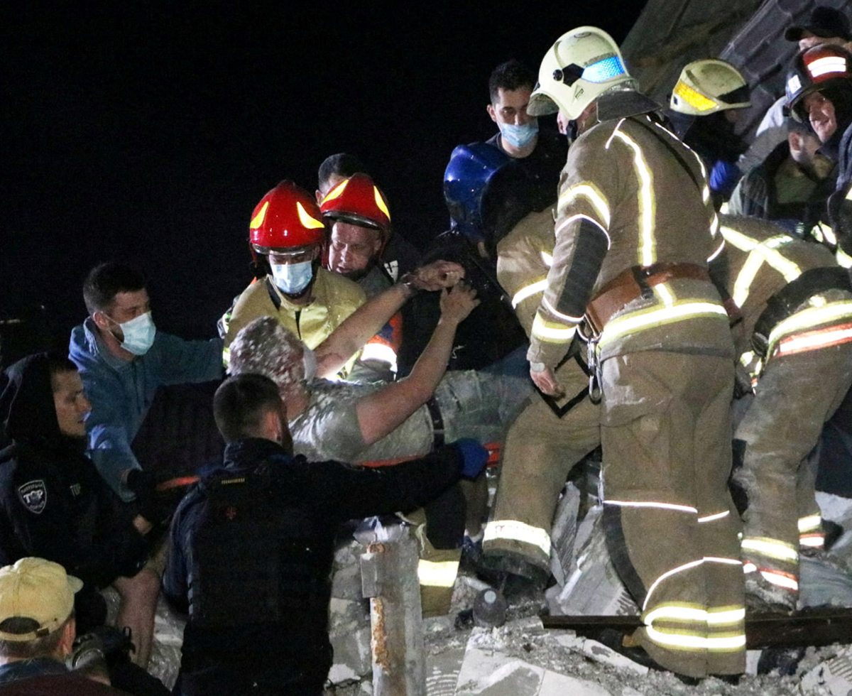 주말 동안 이어진 공습