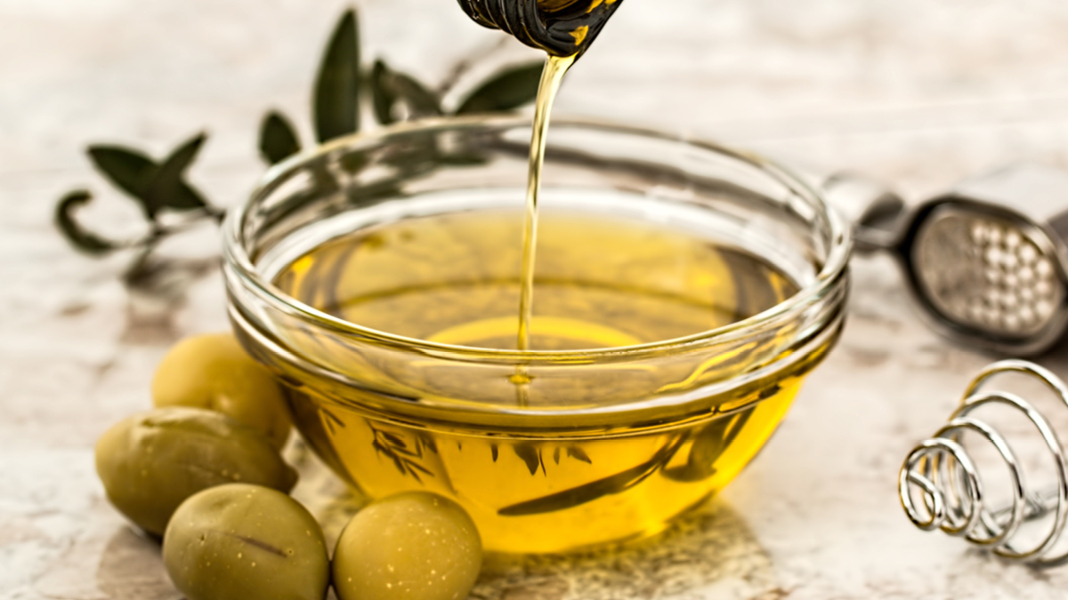 올리브유 가격 위로 미끄러지네 📈