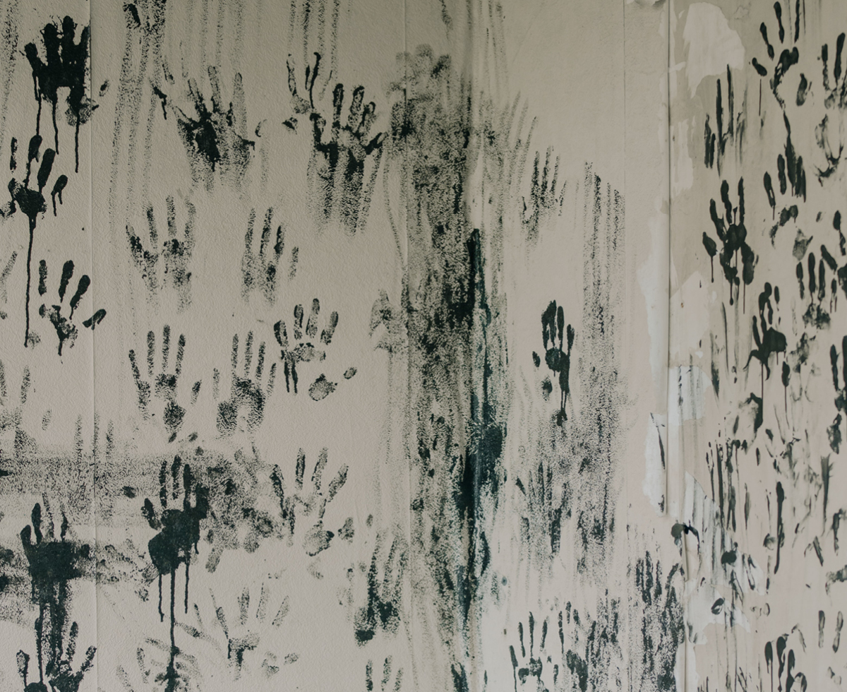 사이비 종교 강요에 400명 사망