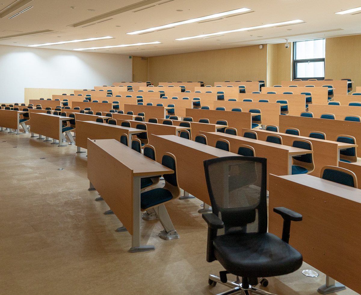 학생 없으면 합친다?