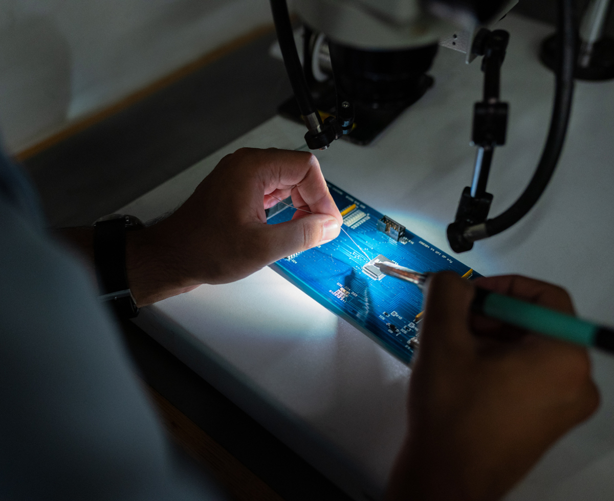 기술 훔쳐서 공장 짓는다고? 🏭