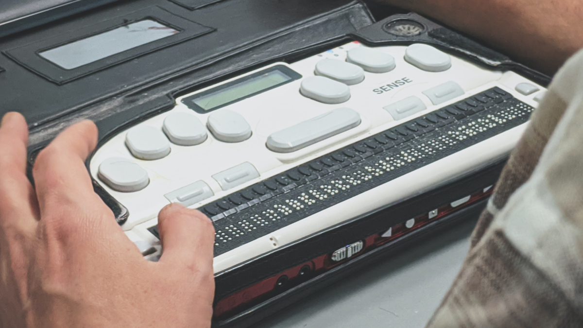 시각장애인도 ‘읽을 수 있어야 해’ 🗳️