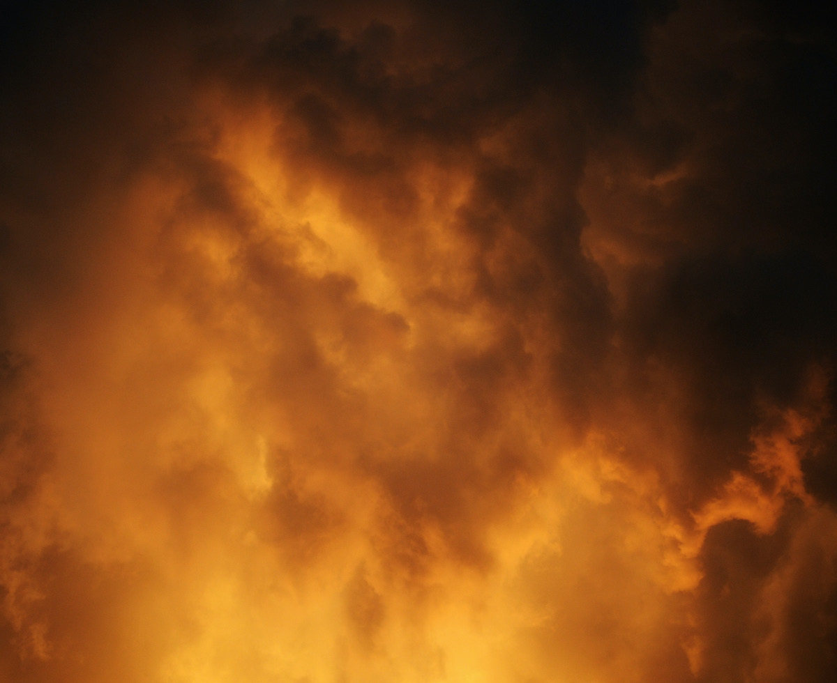 산불 연기로 뒤덮인 주말