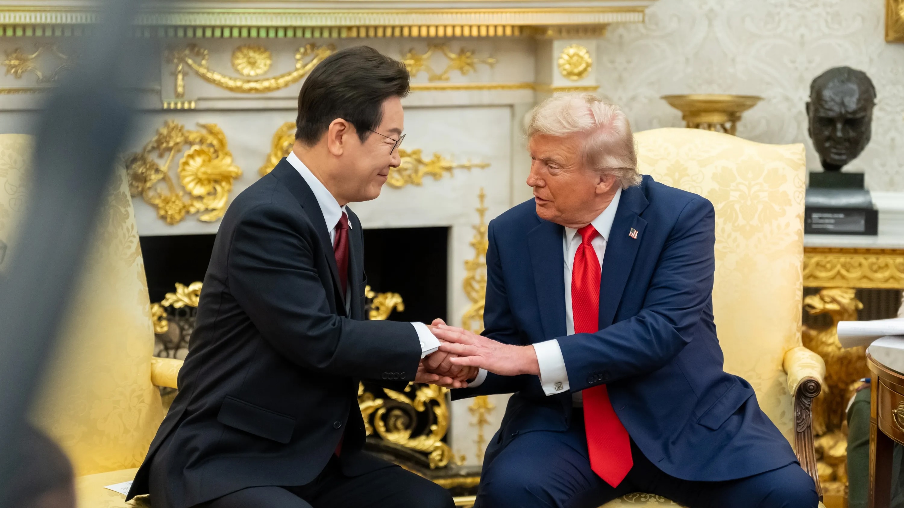 지난 대미관세협상때 이재명과 트럼프 대통령 모습 지난 대미관세협상때 이재명과 트럼프 대통령 모습